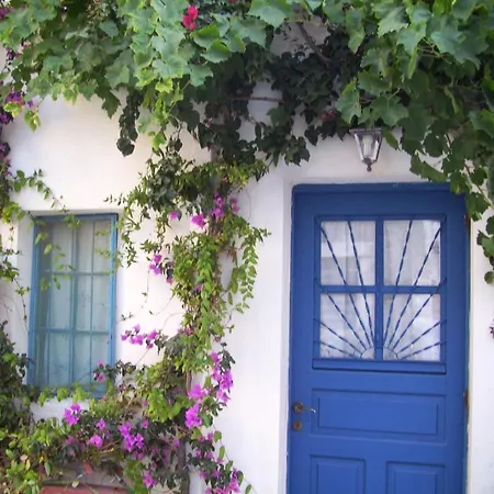 Niki * Kythira Town